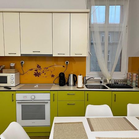 Main Street Retreat Apartment With Free Parking Sarajevo Luaran gambar