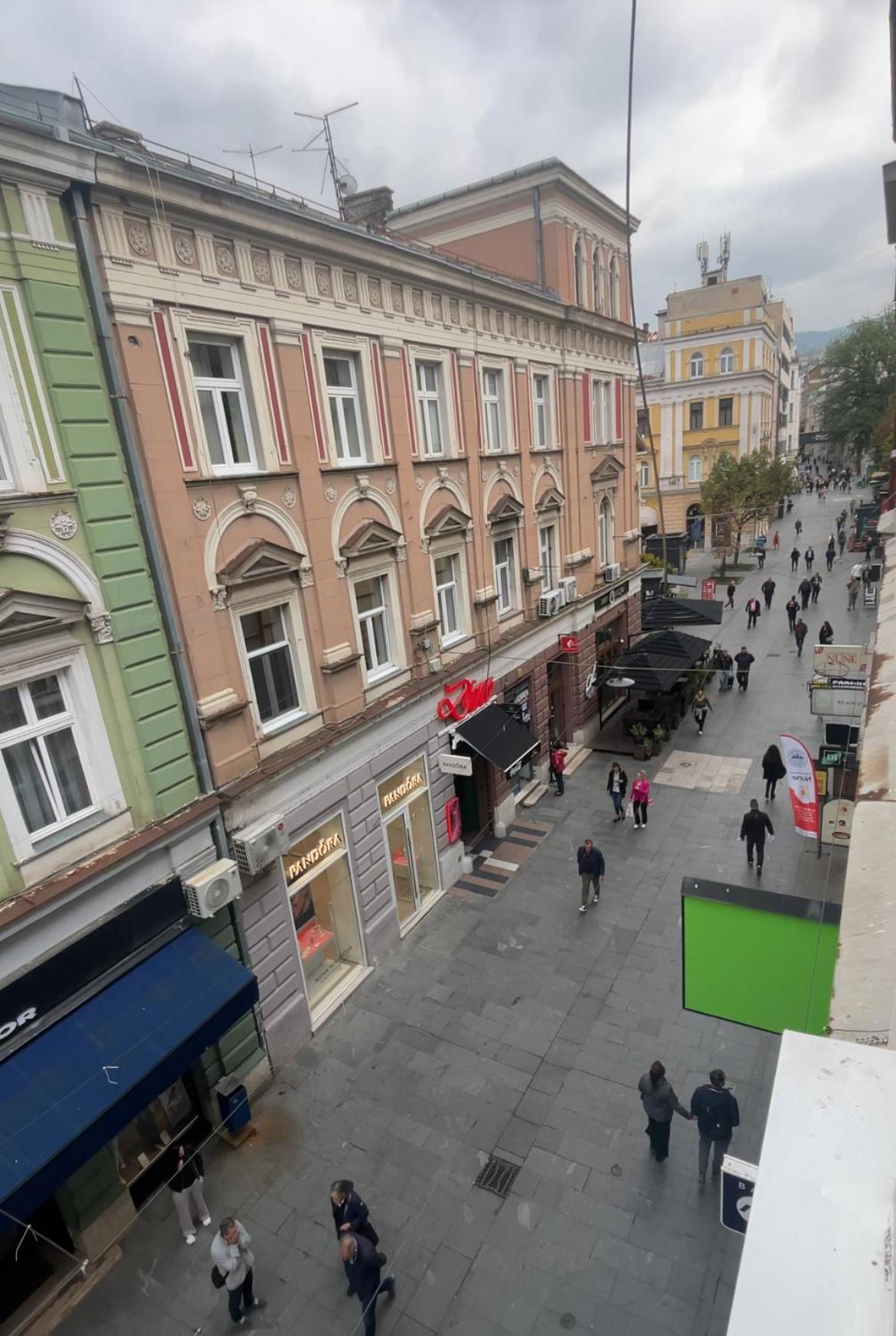 Main Street Retreat Apartment With Free Parking Sarajevo Luaran gambar
