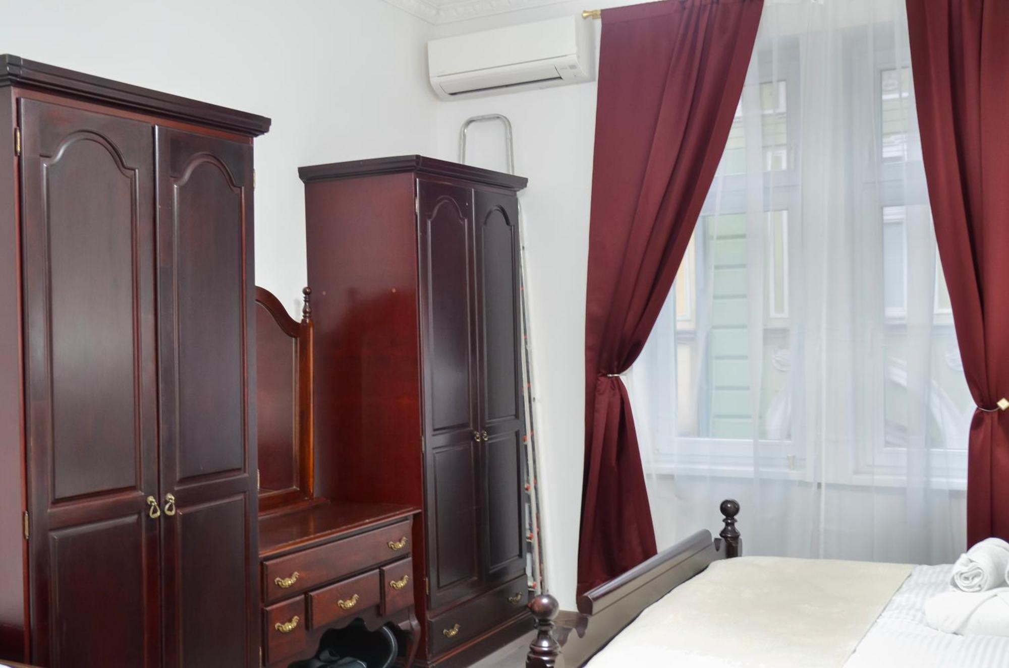 Main Street Retreat Apartment With Free Parking Sarajevo Luaran gambar