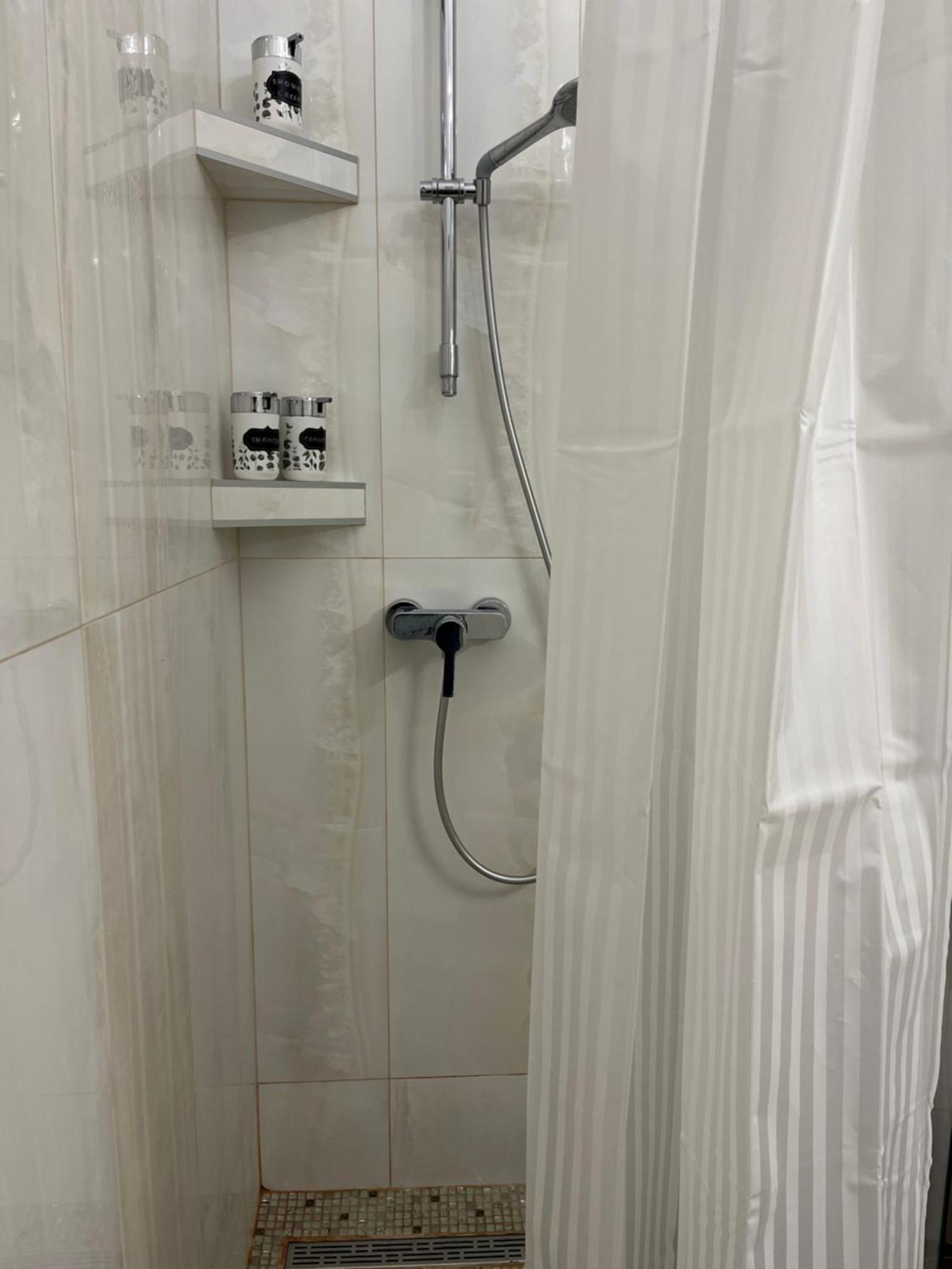 Main Street Retreat Apartment With Free Parking Sarajevo Luaran gambar