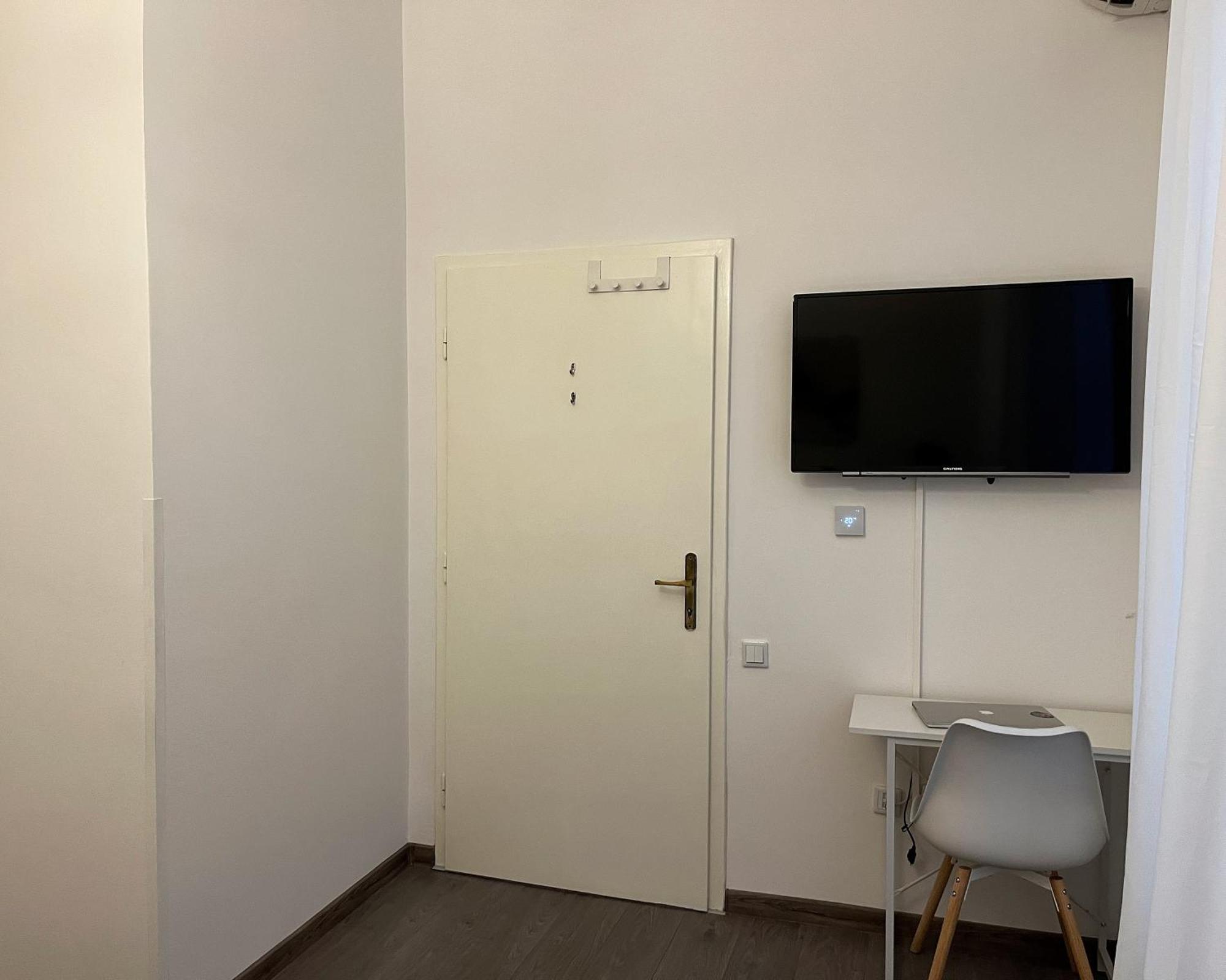 Main Street Retreat Apartment With Free Parking Sarajevo Luaran gambar