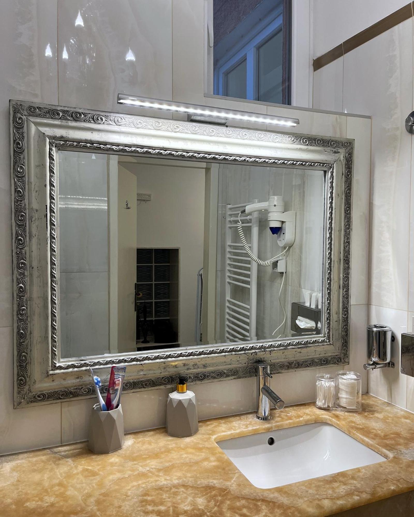 Main Street Retreat Apartment With Free Parking Sarajevo Luaran gambar