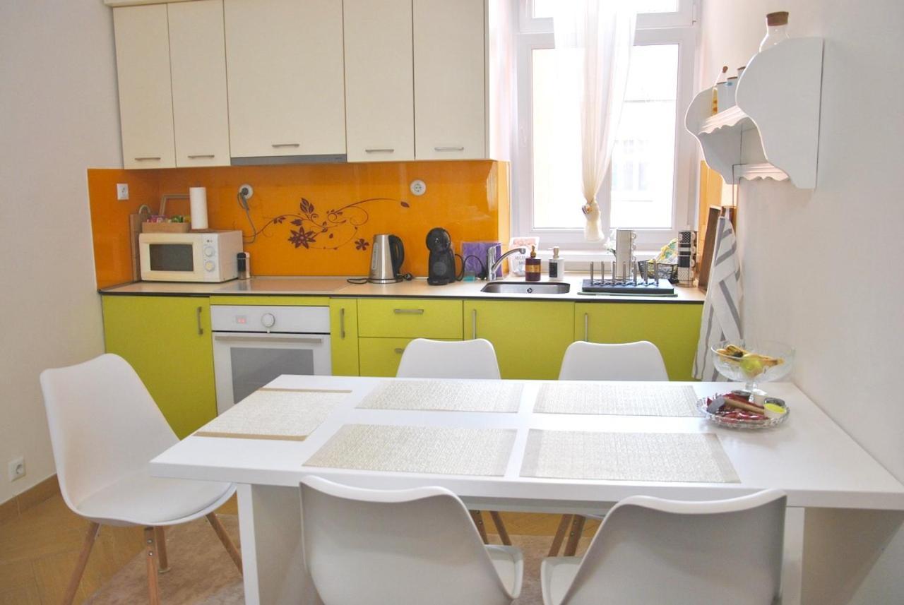 Main Street Retreat Apartment With Free Parking Sarajevo Luaran gambar